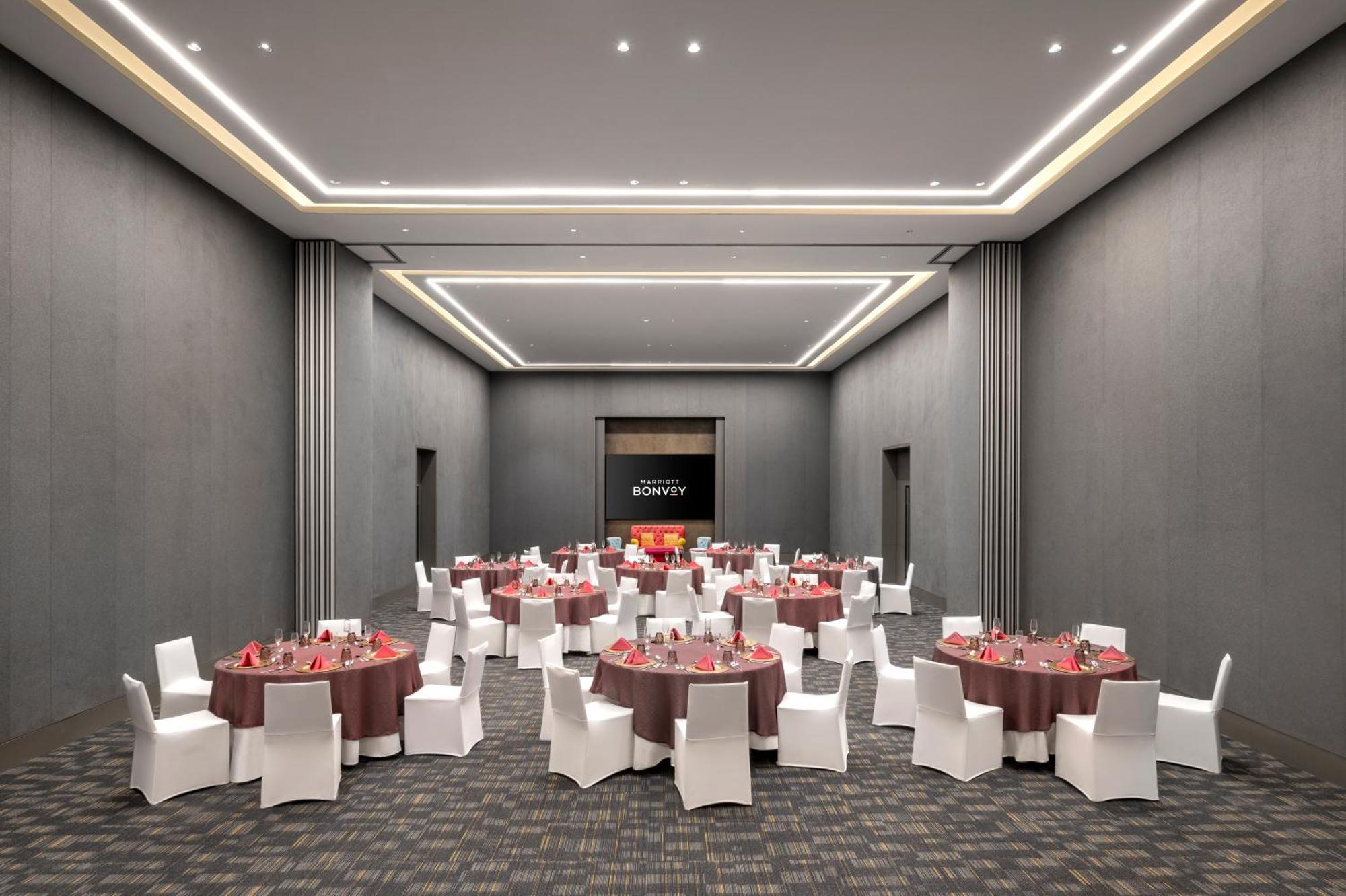Moxy Bengaluru Airport Prestige Tech Cloud Hotel Devanahalli Exterior photo